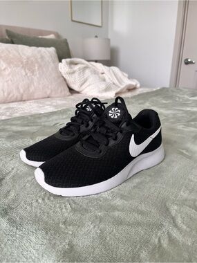 Nike Black and White Lightweight Trainers